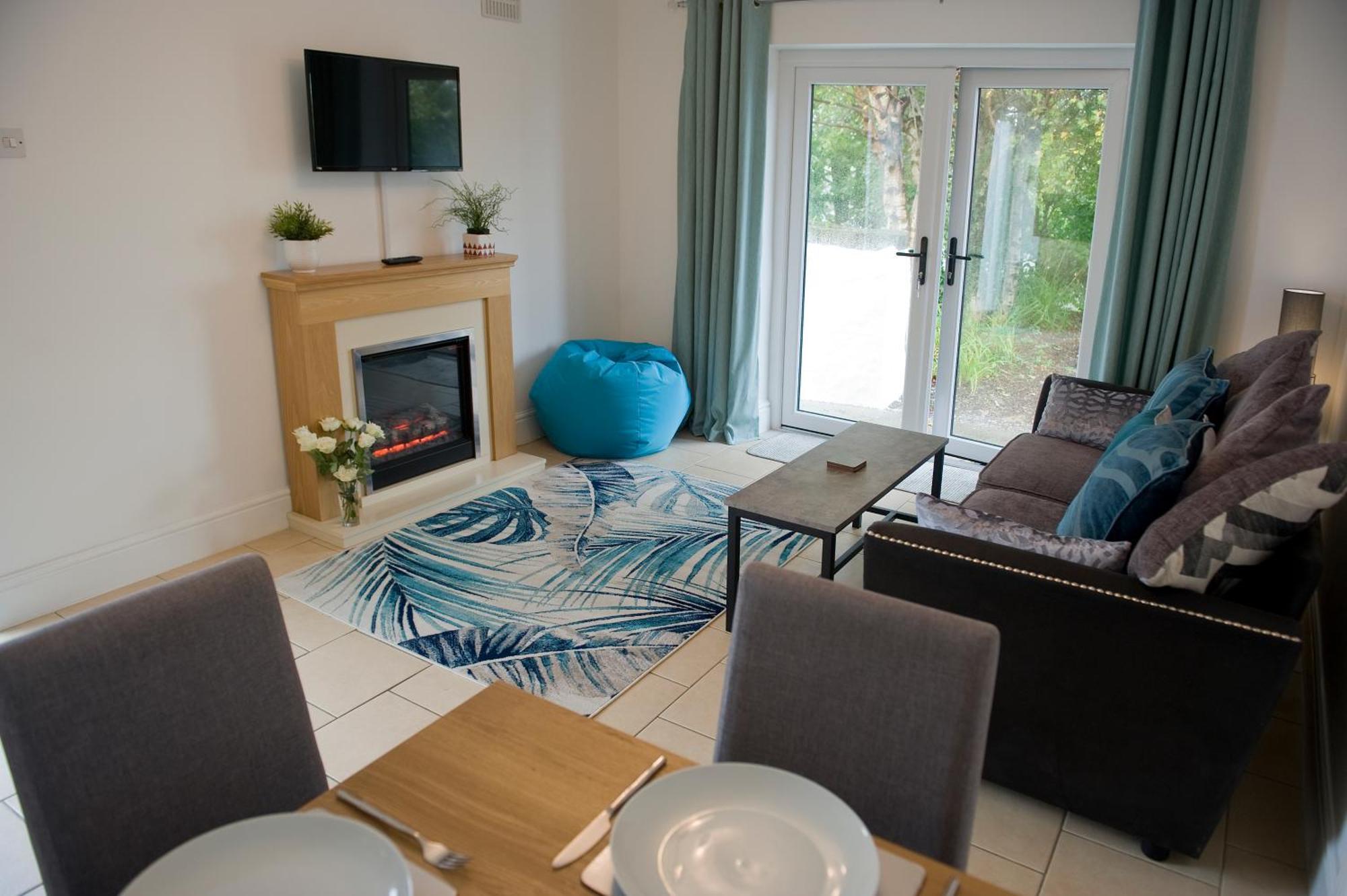 Mountain View Apartment - Short Drive To Beaches Bryngwran 外观 照片